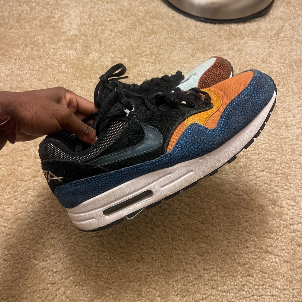 Nike Kids Black and Orange Sneakers